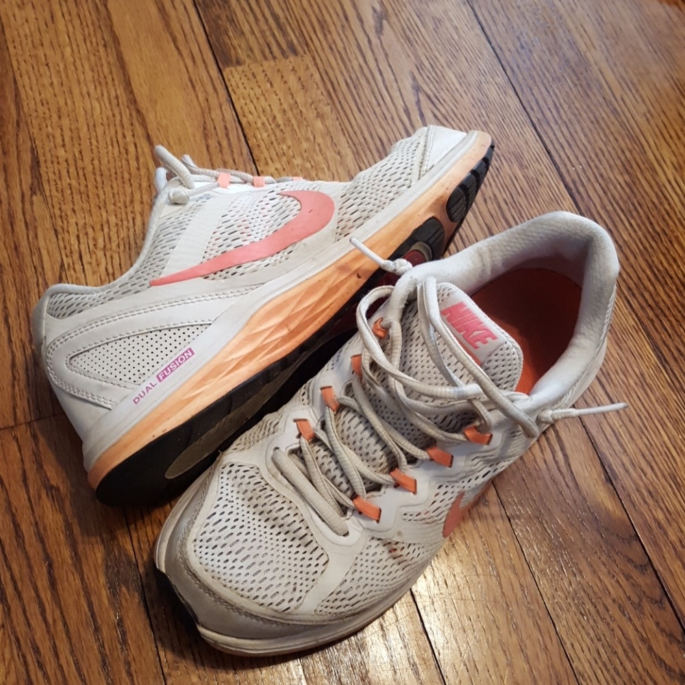 Nike dual fusion